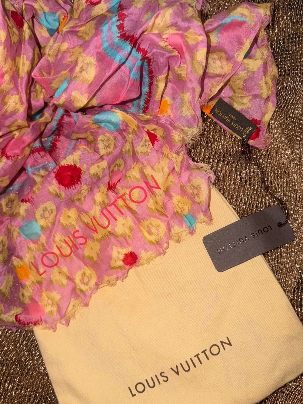 Nwts** Louis Vuitton 100% cotton Pareo in ikat rose Summer Monogram